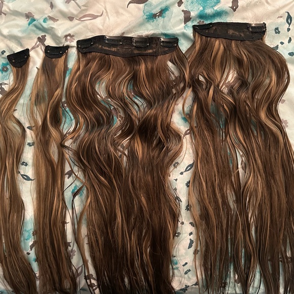 Clip In hair extensions 18inch in length - Picture 3 of 8